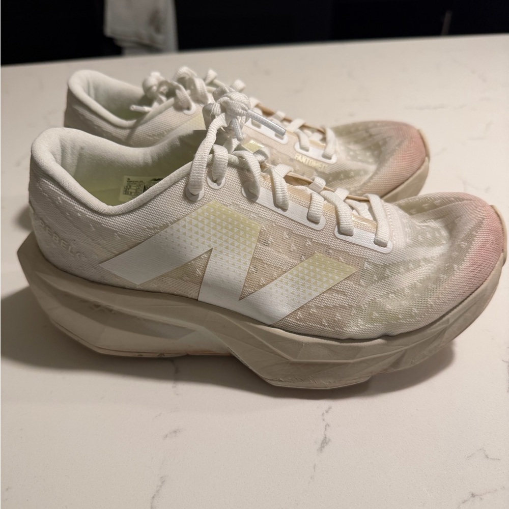 New Balance FuelCell Rebel v4